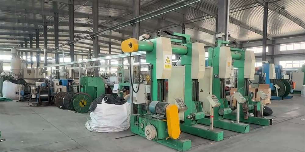 承德市欧孚 MGTSV-24B1 光缆:中标中铁十六局,撑稳阜矿光伏 “信息网”